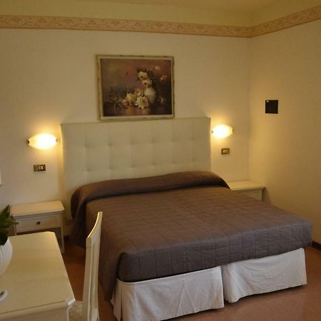 Hotel Marilu Eraclea Mare Ngoại thất bức ảnh