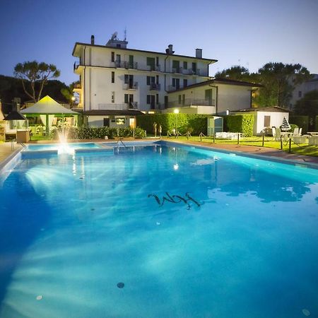 Hotel Marilu Eraclea Mare Ngoại thất bức ảnh