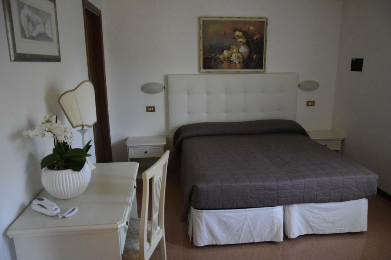 Hotel Marilu Eraclea Mare Ngoại thất bức ảnh